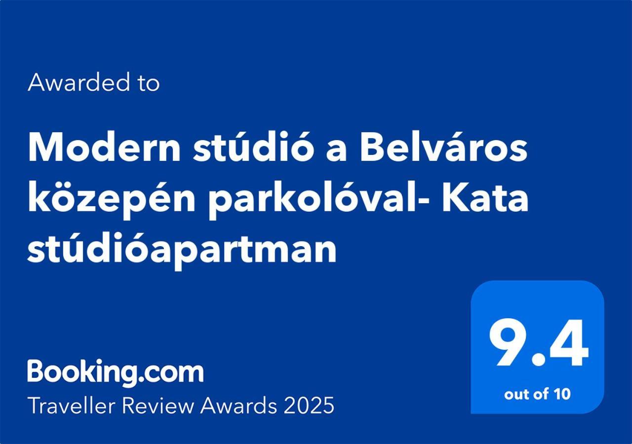 Modern Studio A Belvaros Koezepen Parkoloval- Kata Studioapartman Győr Buitenkant foto